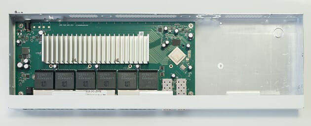 CRS326-24G-2S+RM_Rel CRS326-24G-2S+RM_inside.jpg